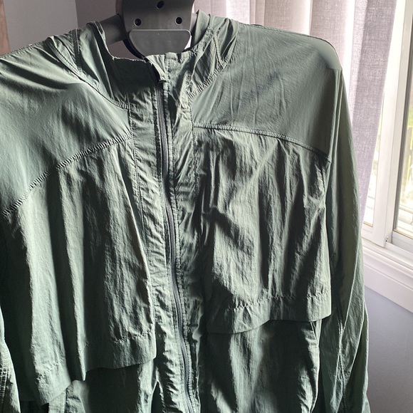 Lululemon jacket - Picture 2 of 5